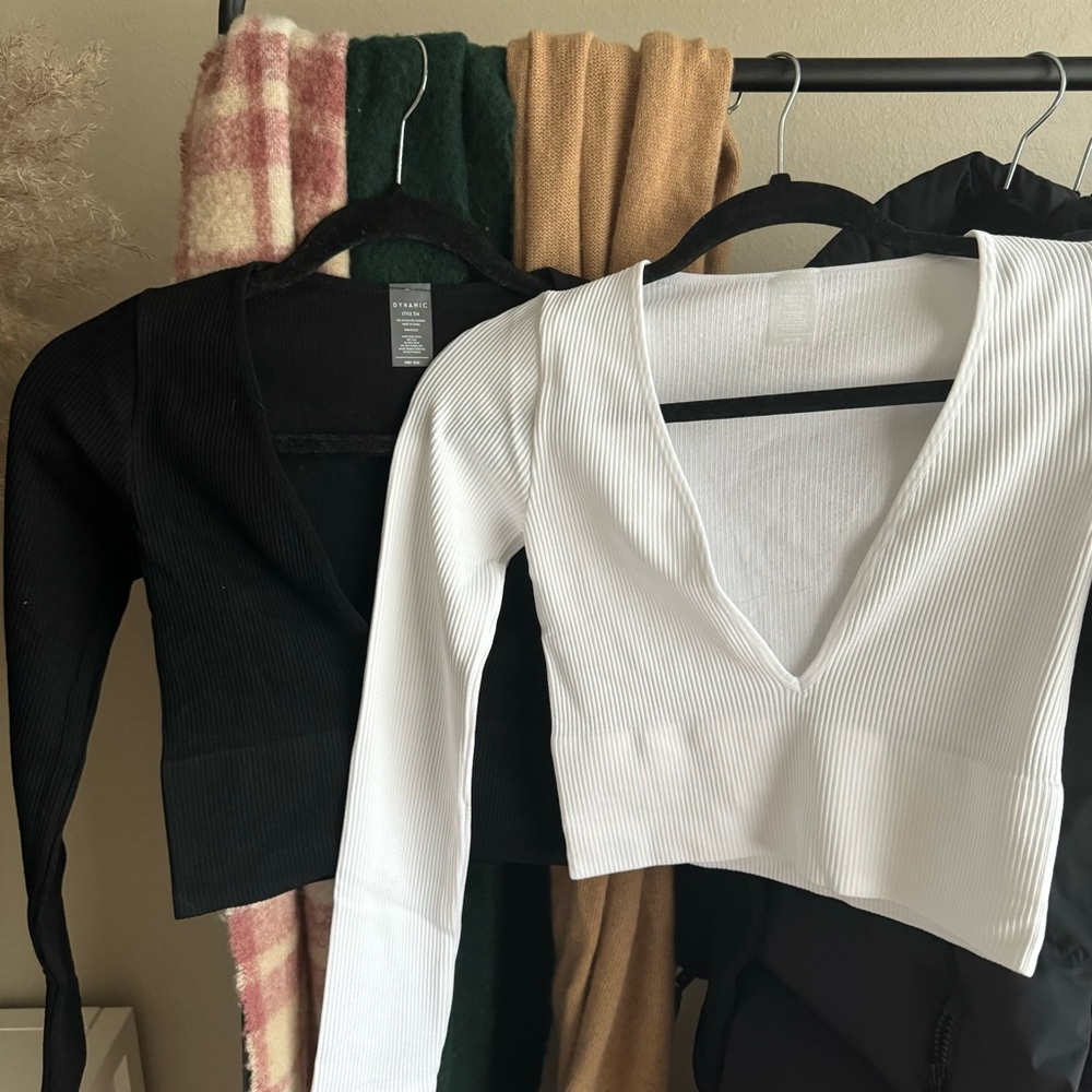Deep V seamless long sleeve tops